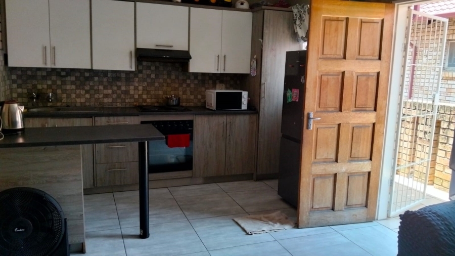 1 Bedroom Property for Sale in Rustenburg Central North West